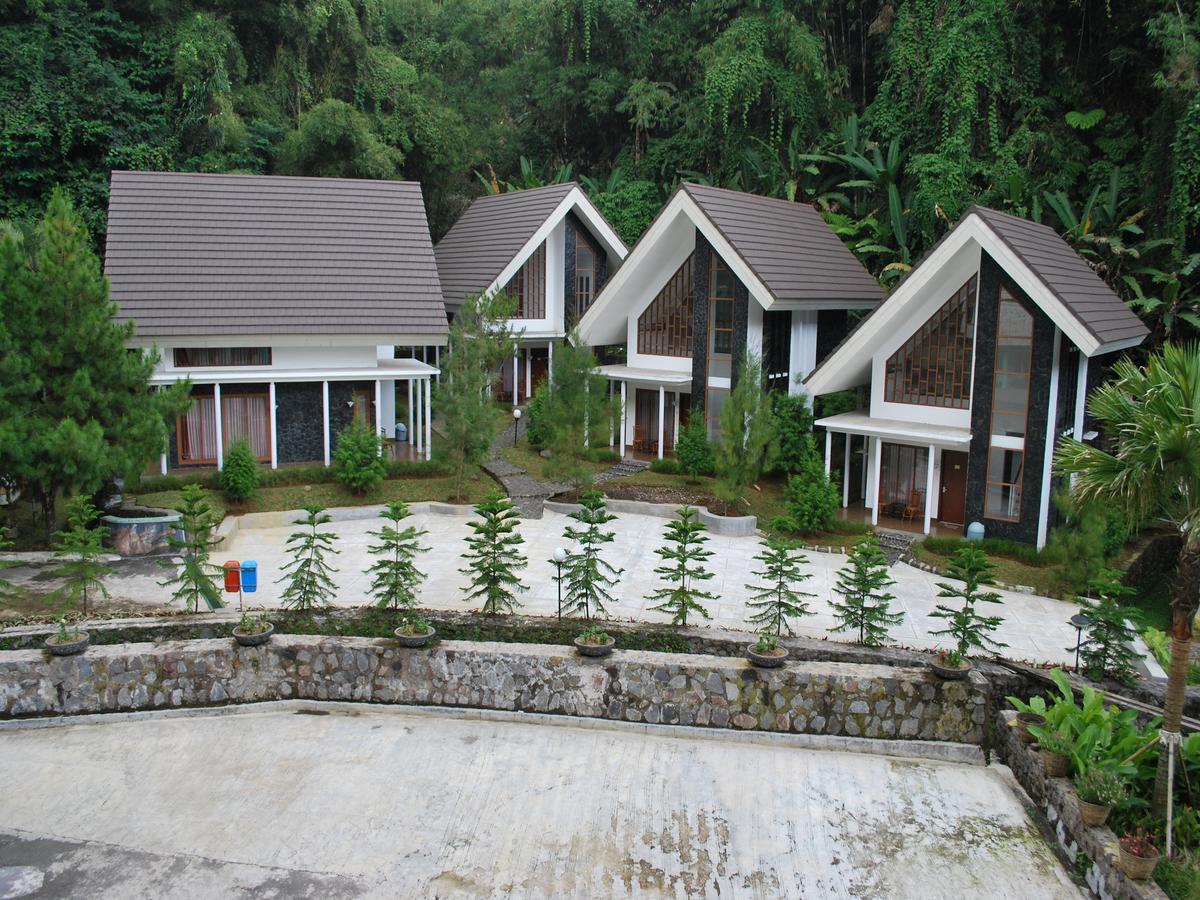 Zuri Resort Cipanas Puncak Zewnętrze zdjęcie